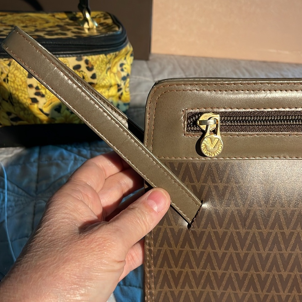Valentino Clutch - Picture 7 of 17